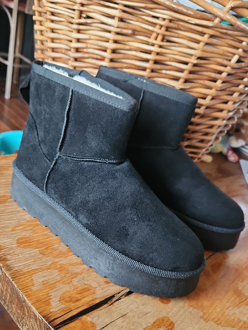 Faux Suede Platform Ankle Boots Black Sherpa Lined SZ 10 Winter‎